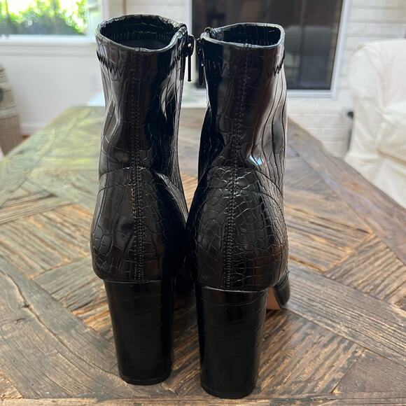 NWOT Catherine Malandrino Black Croc Embossed Pointy Ankle Boots - Picture 4 of 9